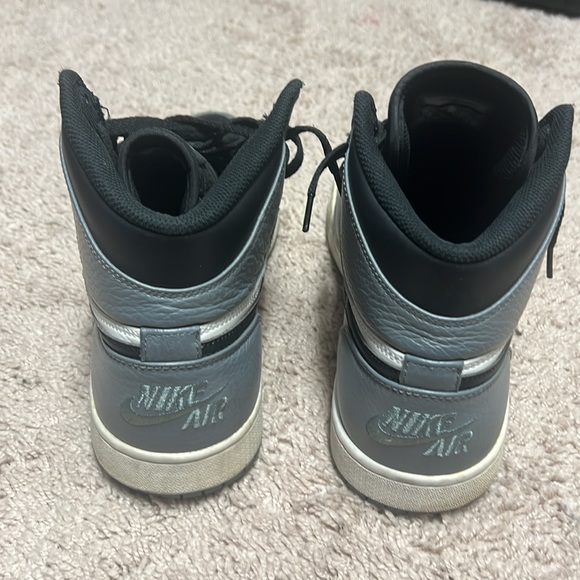 Men Jordan 1 High - Picture 4 of 6